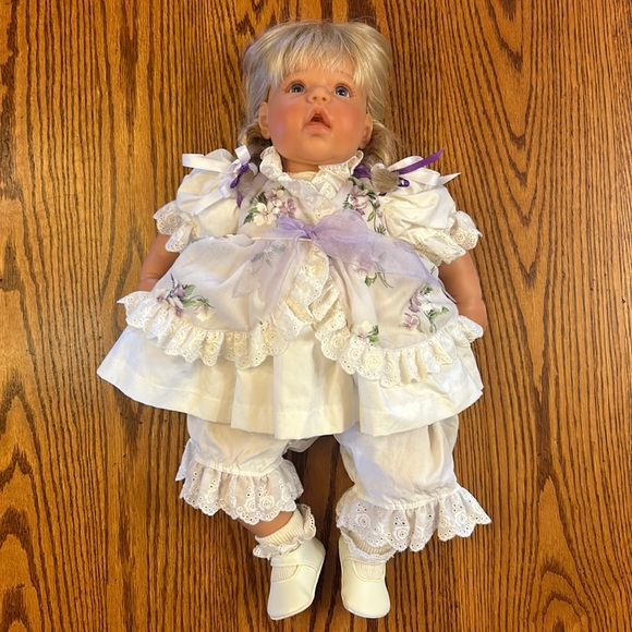Lee Middleton Doll signed by Reva Schick #995 w/ original clothes I Love Violets - Picture 2 of 16